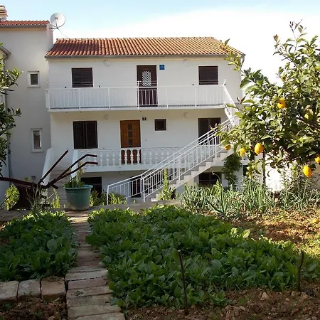 Apartment Pecarevic - A Holiday With A Stunning View Vis Exterior photo