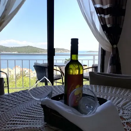 Apartment Pecarevic - A Holiday With A Stunning View Vis Exterior photo