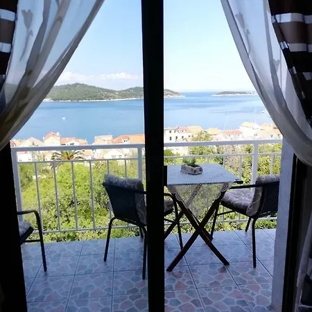 Apartment Pecarevic - A Holiday With A Stunning View Vis Exterior photo