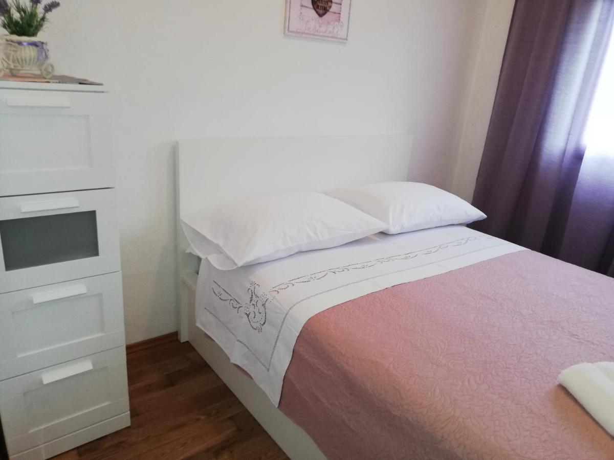 Apartment Apartment Pecarevic - A Holiday With A Stunning View Vis