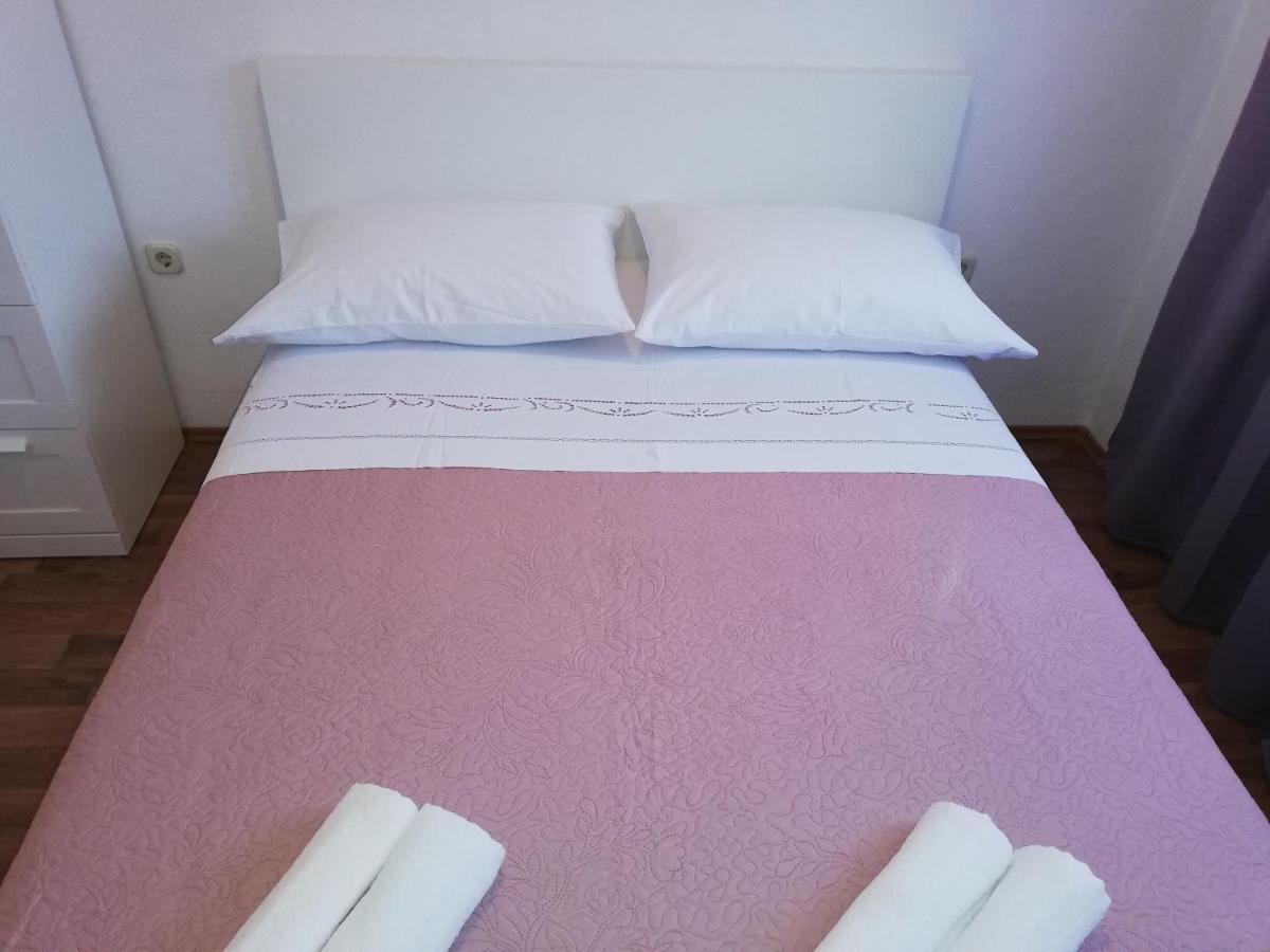 Apartment Pecarevic - A Holiday With A Stunning View Apartment Vis