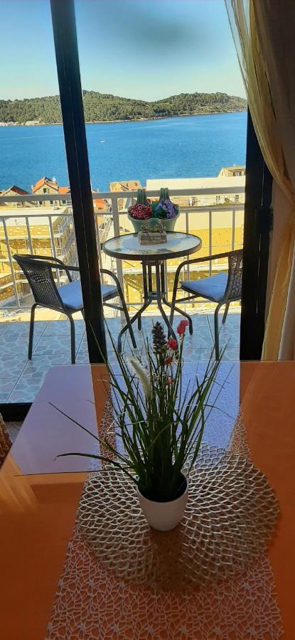 Apartment Pecarevic - A Holiday With A Stunning View Vis