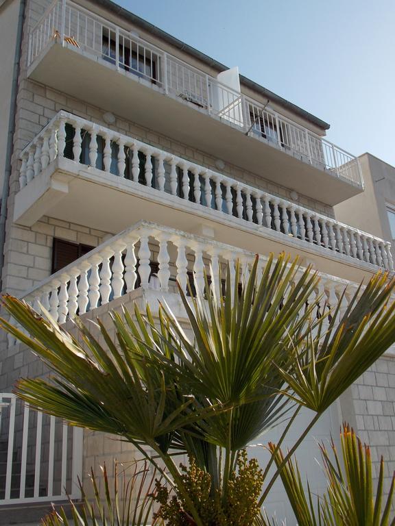 Apartment Apartment Pecarevic - A Holiday With A Stunning View Vis