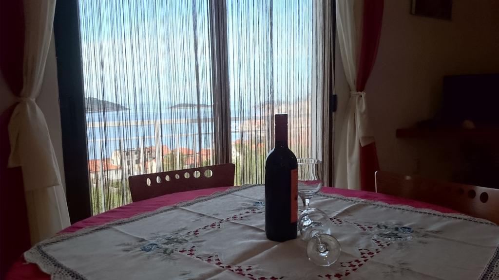Apartment Pecarevic - A Holiday With A Stunning View Apartment Vis