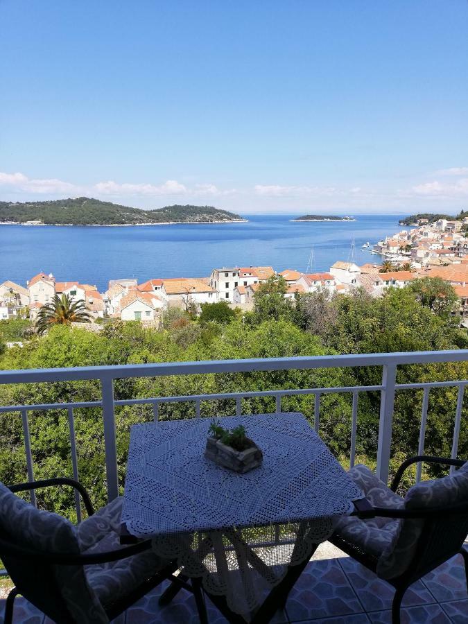 Apartment Pecarevic - A Holiday With A Stunning View Apartment Vis